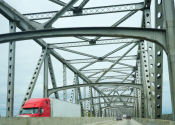 A new bridge will replace the existing structure that carries I-55 over the Mississippi River, linking Tennessee and Arkansas – image courtesy of © Chengusf| Dreamstime.com