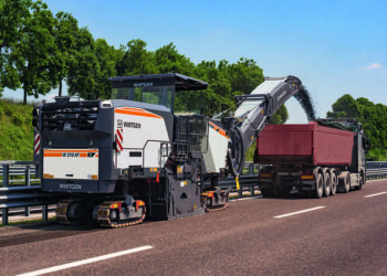 Thanks to its high daily output, the large milling machine from Wirtgen can handle a broad spectrum of applications, ranging from surface layer rehabilitation and full-depth pavement removal to fine milling.
