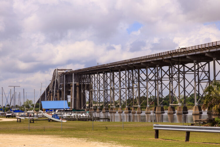 Construction work is underway for the Calcasieu River Bridge project in Louisiana – image courtesy of © Typhoonski| Dreamstime.com