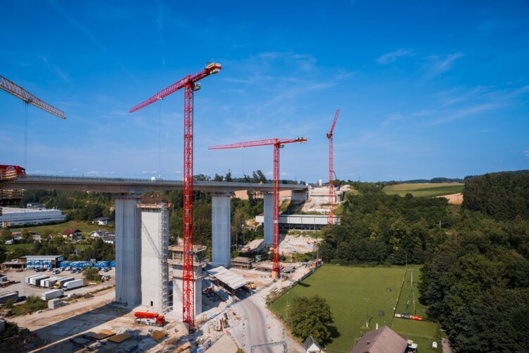 The new Aurach Bridge is 50m-high and 420m-long, with piers foundations resting on bored piles more than 30m-deep