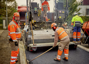 The paving operation itself was conventional, including the mix used, with the equipment being the key differentiator
