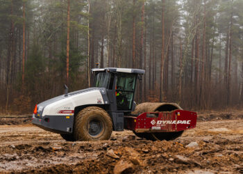 CA6000D, in Sweden: “Dynapac is the Rolls Royce of soil rollers” (Martin Cederholm, Cederholms Dumper & Entr AB)