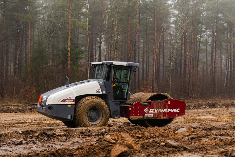 CA6000D, in Sweden: “Dynapac is the Rolls Royce of soil rollers” (Martin Cederholm, Cederholms Dumper & Entr AB)