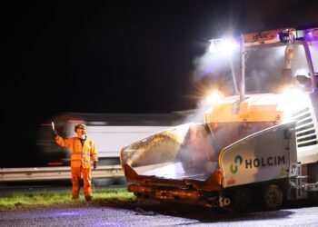 Holcim UK has carried out a trial of a new low-carbon SMA grade material on the UK’s busy M5 motorway