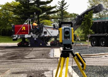 The Trimble SPS930 universal total station provides high-accuracy positioning information for the mill, which is guided by Trimble Roadworks paving-control platform (image courtesy Trimble)
