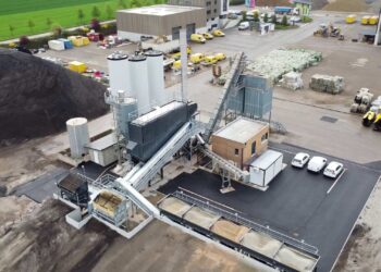Ermont has upgraded an existing continuous-flow asphalt plant for its client SEMAROUTE in France, allowing greater use of recycled materials