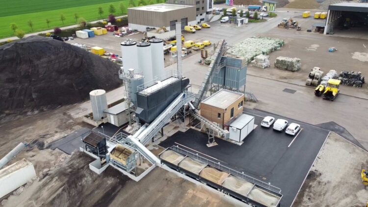 Ermont has upgraded an existing continuous-flow asphalt plant for its client SEMAROUTE in France, allowing greater use of recycled materials