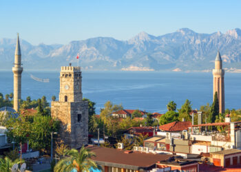 A new highway in Turkey will connect Antalya and Alanya, helping boost tourism in the region – image courtesy of © Xantana| Dreamstime.com