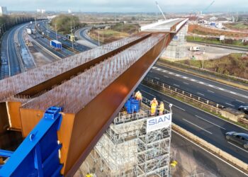 A novel bridge slide has been carried out successfully in the UK for the first time