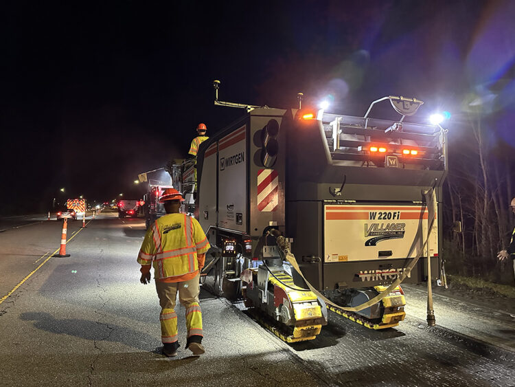 The project was 32-lane/miles of resurfacing that included seven bridges along an eight-mile section of the heavily travelled I-526 loop around Charleston (image © Banks Construction /Topcon Positioning Systems)