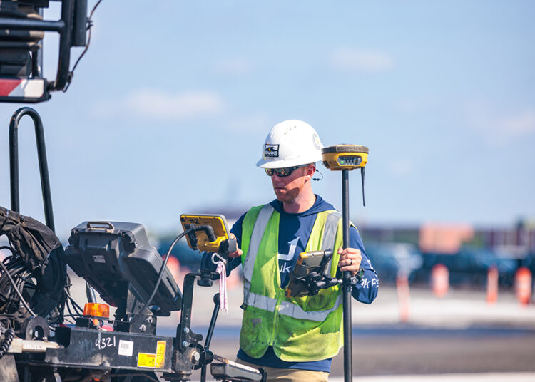 above: SmoothRide reads the ground in real time for vertical elevation while the GPS gives positioning (image © Topcon Positioning Systems)