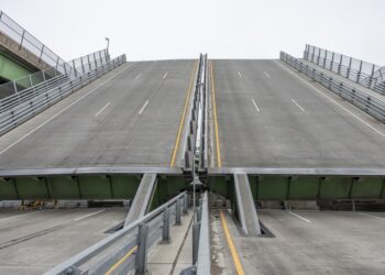 A new bascule bridge now spans Westchester Creek in NYC – image courtesy of SPC Construction Co