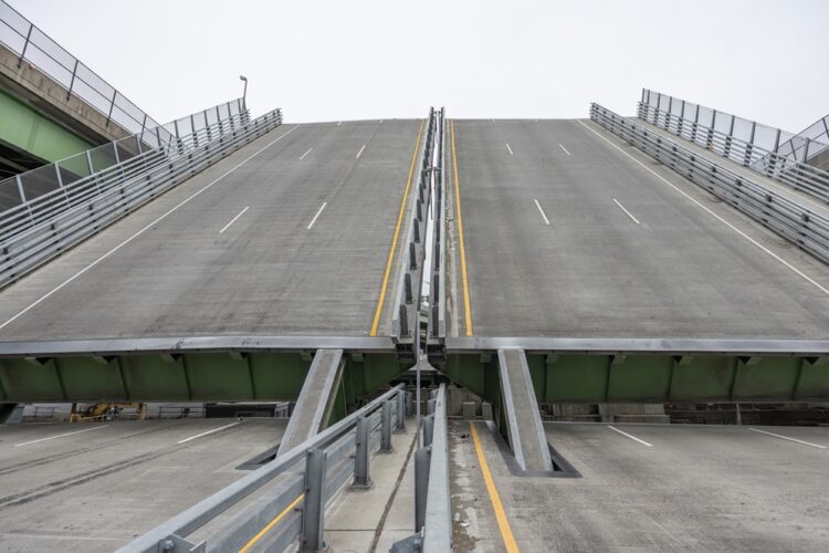 A new bascule bridge now spans Westchester Creek in NYC – image courtesy of SPC Construction Co