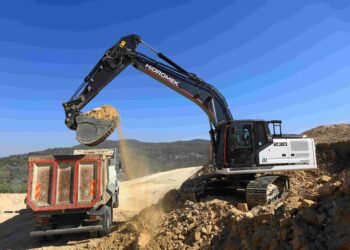 The Hidromek line-up includes the HMK 210 LC, HMK 230 LC, HMK 310 LC, and HMK 360 LC models