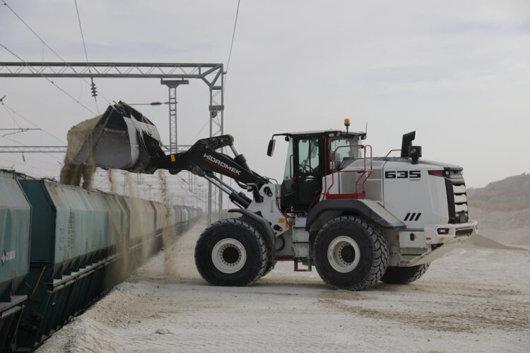 With their superior breakout force and durability, Hidromek said its loaders maintain their performance for long periods