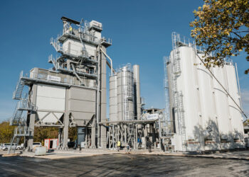 Productive asphalt-plant technology is offered by Ammann’s ABA UniBatch which features the latest as1 Control System