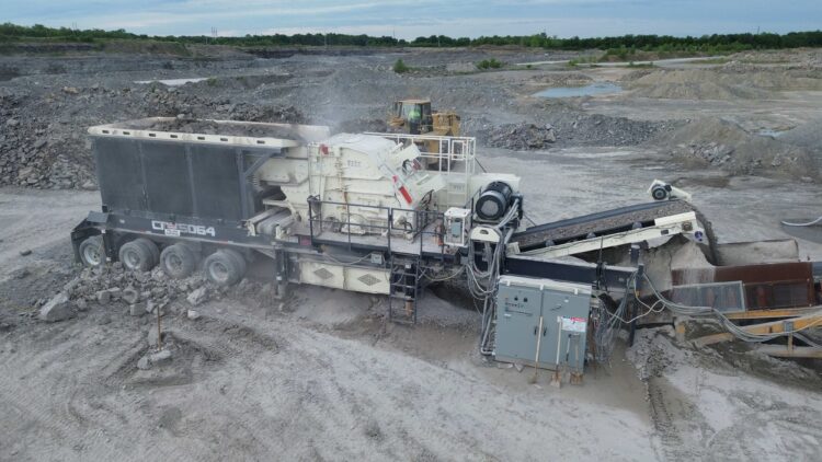 The CRH5064 portable HSI impactor plant is also available with multiple axle configurations and a removable feed‑hopper module for improved transport flexibility
