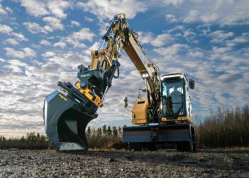 Smart attachment system from engcon