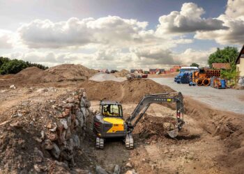 The Volvo ECR90 short-swing EC65 crawler and EW65 wheeled excavators prioritise total cost of ownership, productivity and operator comfort