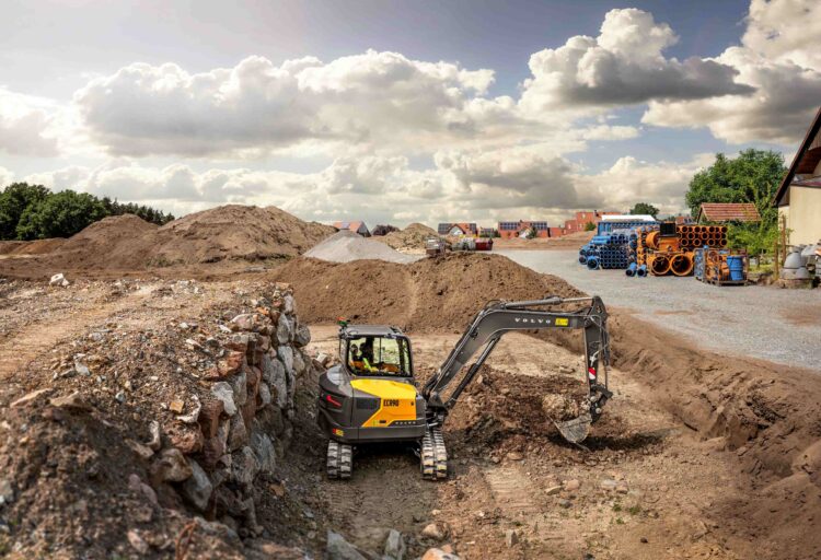 The Volvo ECR90 short-swing EC65 crawler and EW65 wheeled excavators prioritise total cost of ownership, productivity and operator comfort