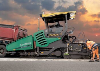 An important introduction to the range are the latest 3m class pavers, the tracked SUPER 2000-5 X and the wheeled SUPER 2003-5 X models