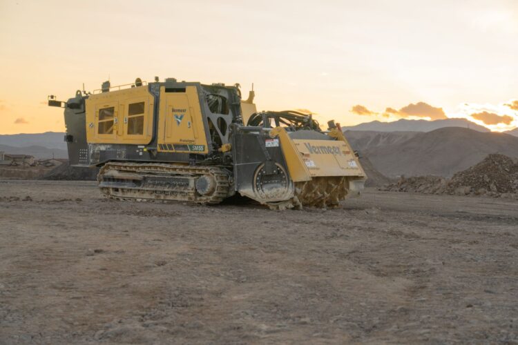 The SM55 is compact and powerful with drive-on/drive-off transportability and weighing 54,430kg