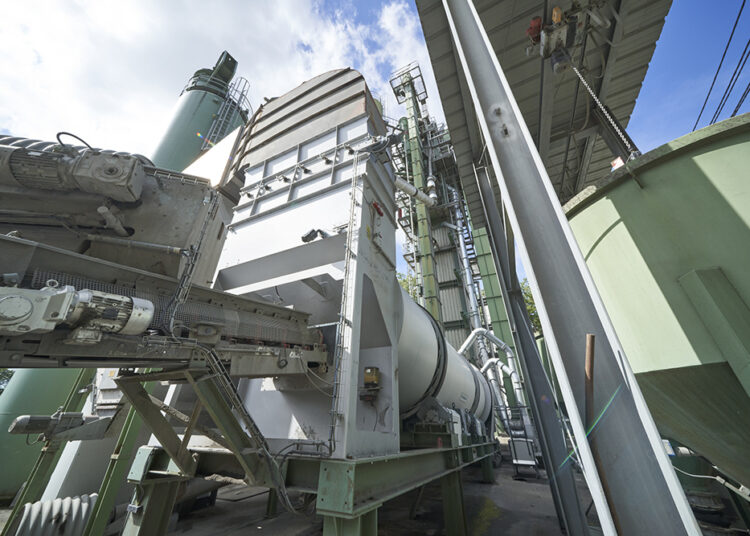 Higher RAP feed rates and lower Ctot emissions increase the sustainability of the asphalt production process.