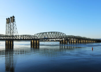 Replacing the I-5 bridge linking Vancouver in Washington with Portland in Oregon is now costing more than ever envisaged when the project was first put forward – image courtesy of © Harold Stiver| Dreamstime.com