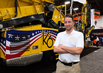 Frederik Hoogendoorn shows off the machine that his father invented 30 years ago.