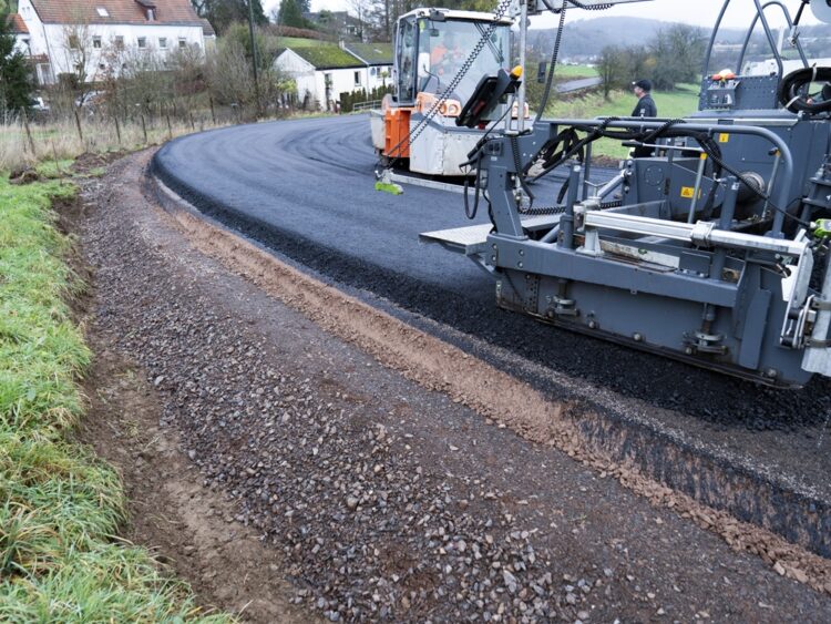 Smart Paving technology from the Wirtgen Group has been used for the first time on a road-upgrade project in Germany