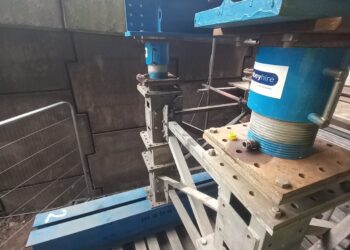 The insight from Mabey's monitoring technology was fed into the new bearing design and assisted with the safe delivery of the jacking operation, lifting the bridge deck by a precise 2mm