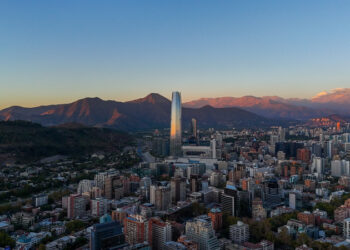 Construction work continues for the next stage of the ring road project for Chile’s capital, Santiago – image: Manuel Rey/Dreamstime.com