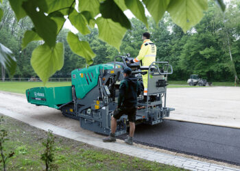 Better visibility, more order, more convenience: The new SUPER 800-5 P min paver from Vögele offers numerous advantages.