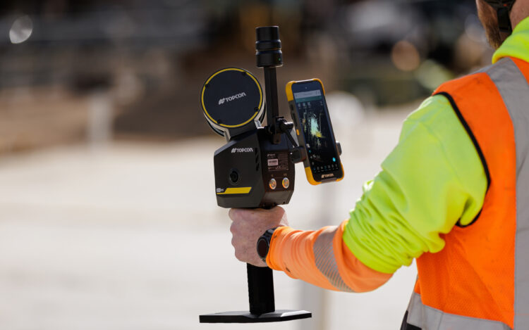 The new CR-S1 handheld scanning system from Topcon offers increased point‑cloud density, extended range, and upgraded imaging - (image: Topcon)