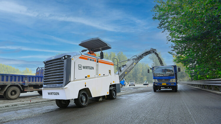 The W 200 F combines high milling performance with innovative automation solutions and. in particular, addresses the needs of users looking for efficiency and flexibility in a compact machine concept.