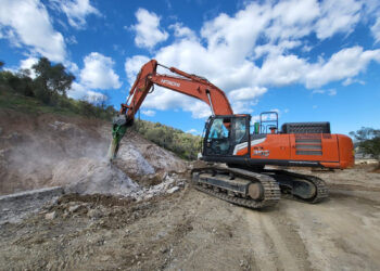 The 50tonne class Hitachi ZX490-7 excavator bought by KSV Kies- und Sand-Vertrieb Biberach in Germany is said to be proving its worth - (image: Hitachi)