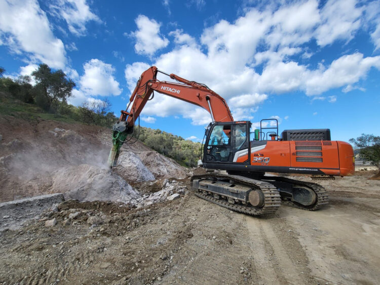 The 50tonne class Hitachi ZX490-7 excavator bought by KSV Kies- und Sand-Vertrieb Biberach in Germany is said to be proving its worth - (image: Hitachi)