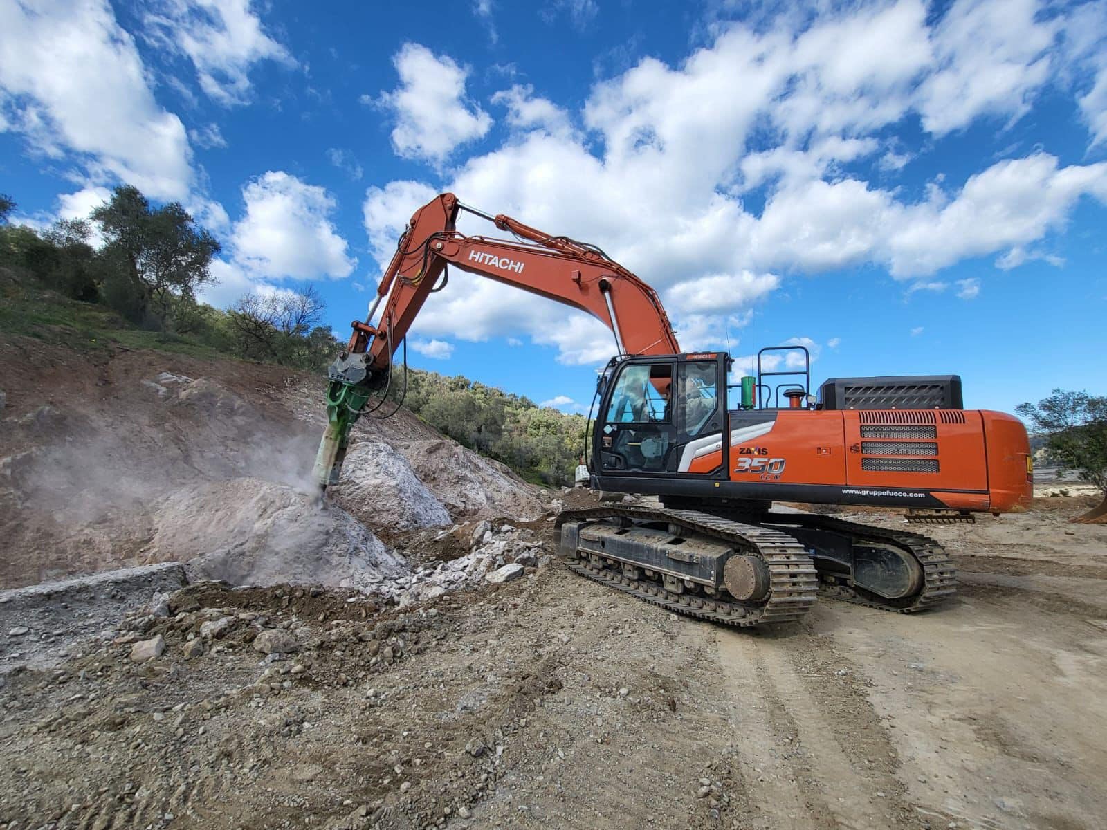 Comfort and reliability in quarry site - Global Highways